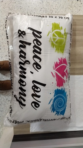 ALMOHADA SILICONADA 50X70 PEACE LOVE